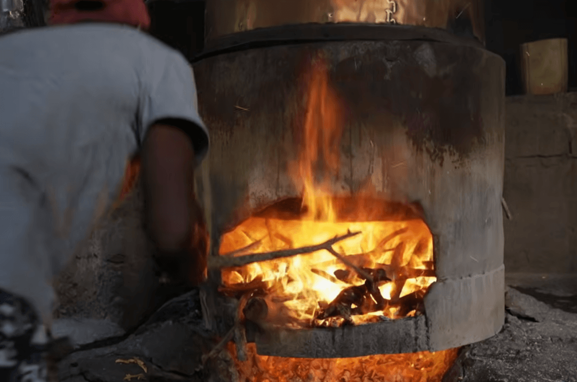 Chauffe au bois de l'alambic